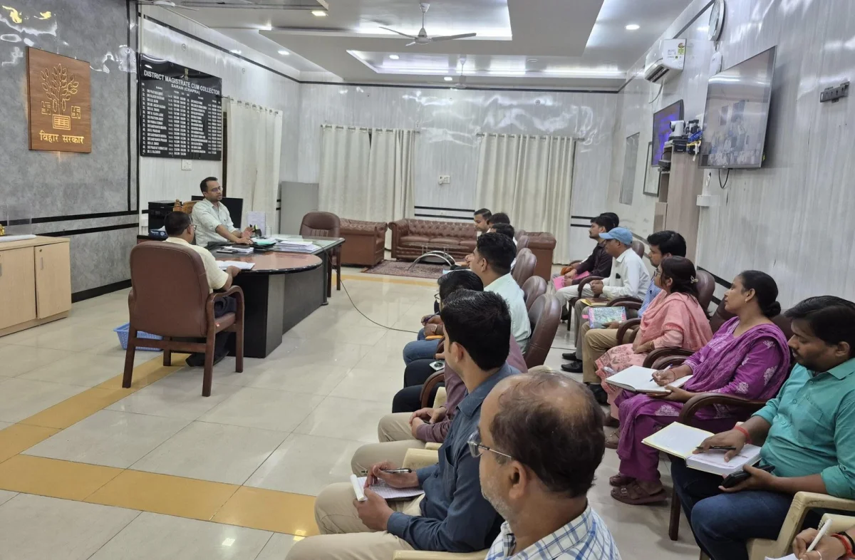 स्वच्छ भारत मिशन (शहरी) 2.0 के तहत एमआरएफ, एसटीपी एवं कम्पोस्ट प्लांट हेतु भूमि उपलब्धता की डीएम ने समीक्षा कर प्राथमिकता के आधार पर भूमि चिन्हित कर प्रस्ताव भेजने का दिया निर्देश