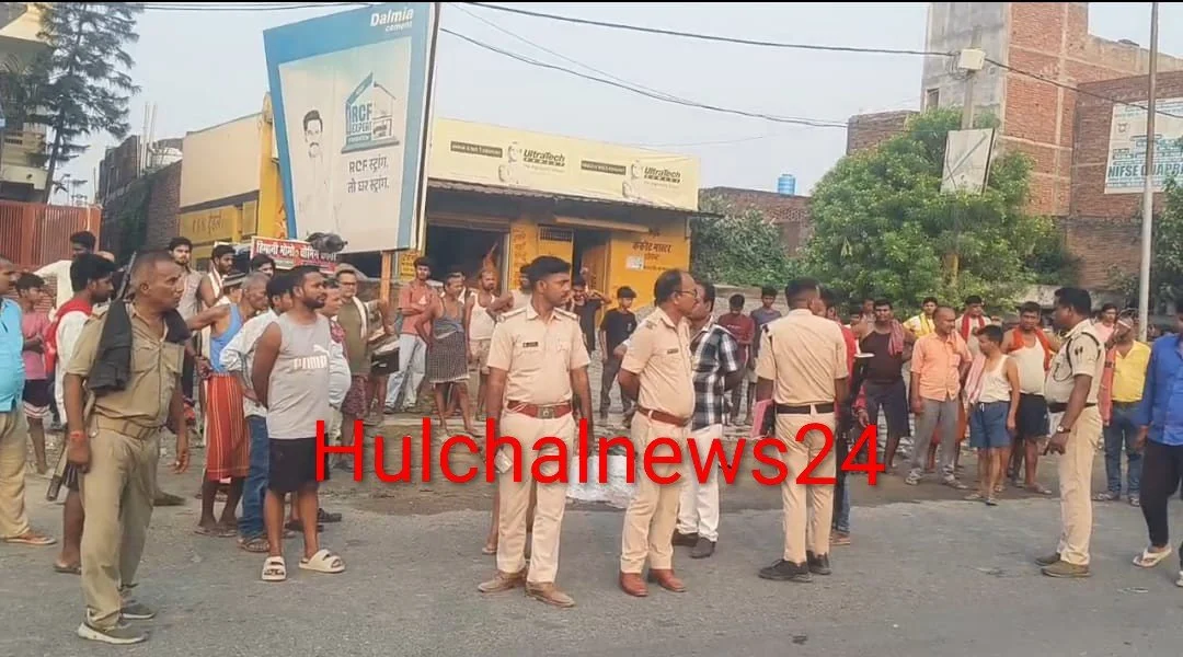तेज गति हाईवा की चपेट में आने से होटल संचालक की मौके पर मौत, पहुंची पुलिस