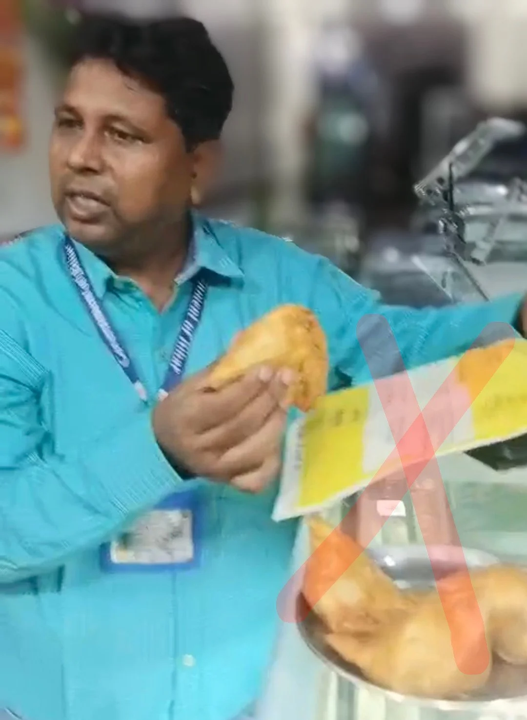अखबार या किसी भी पैंपलेट में खाद्य पदार्थ बेचना अनुचित ; खाने से होगी गंभीर समस्या : फूड इंस्पेक्टर
