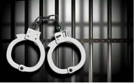 तीन कट्टा व 17 जिंदा कारतूस बरामद ; पुलिस को चकमा दे भाग निकले दो अपराधी