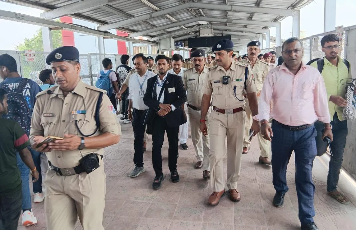 बिहार पुलिस भर्ती परीक्षा को ले भारी भीड़ नियंत्रण पर एलर्ट मोड में दिखा रेल प्रशासन