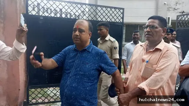 घूसखोरी में गिरफ्तार करने पहुंची निगरानी टीम को देख छिप गए CO
