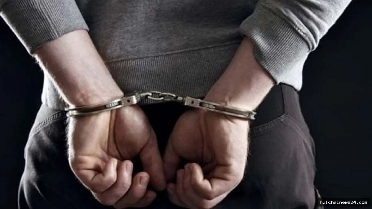 गले से सोने की चेन चोरी करते रंगेहाथ चोर गिरफ्तार ; कटी चेन बरामद