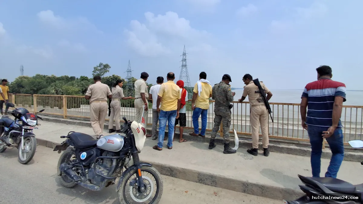 जयप्रभा सेतु पर प्रत्यक्षदर्शियों ने क्या बताया.. बाइक सवार क्यों भागे जब फोन पर बात करने के बाद इंजीनियरिंग की छात्रा ने ....