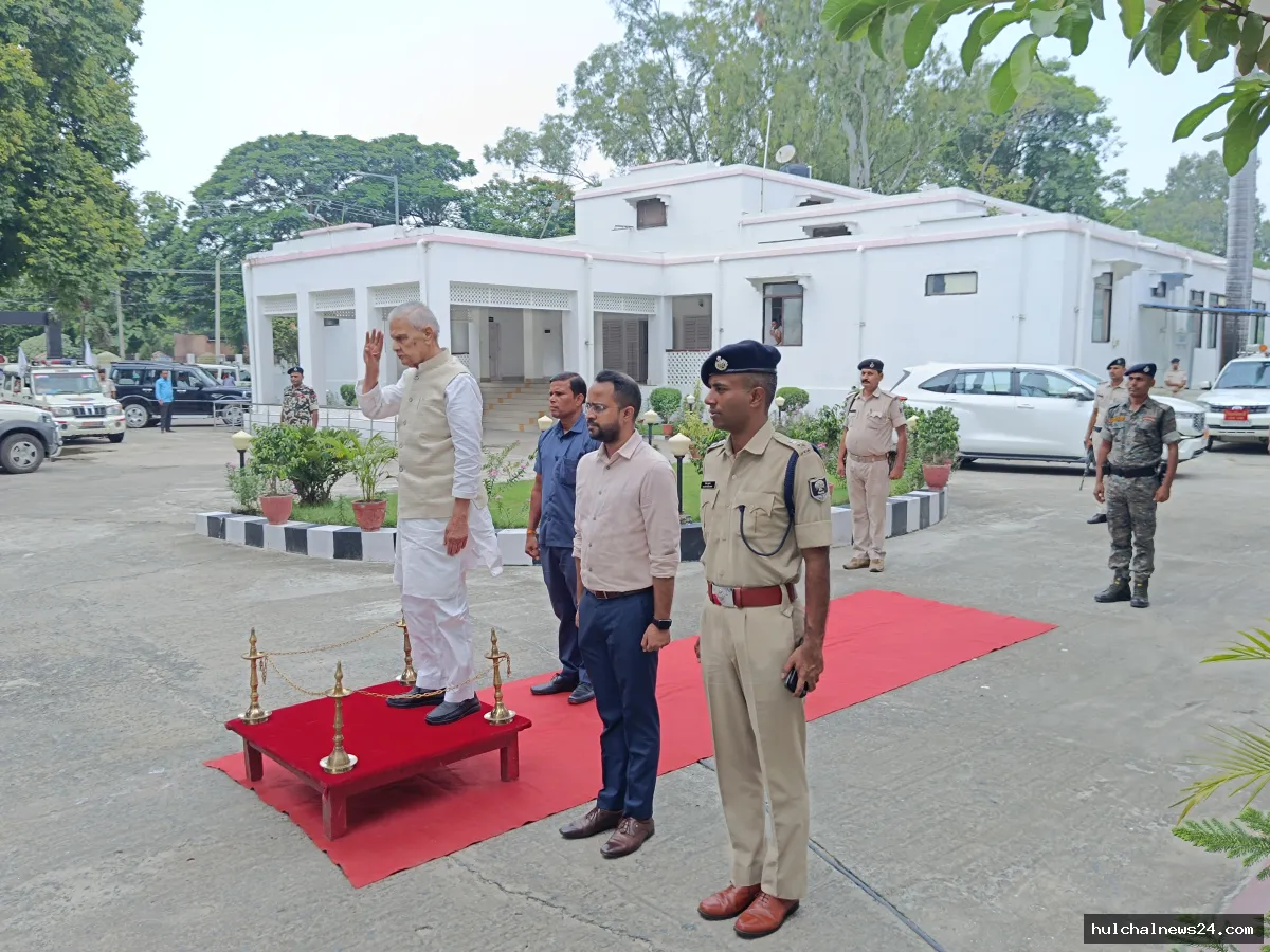 उपमुख्यमंत्री-सह-प्रभारी मंत्री ने बाढ़ की संभावित स्थिति को लेकर सारण का किया दौरा