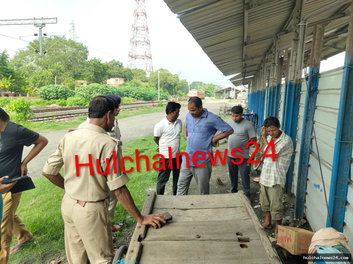 छपरा जंक्शन पर बंधे कार्टन में निकला नवजात का शव ; सनसनी