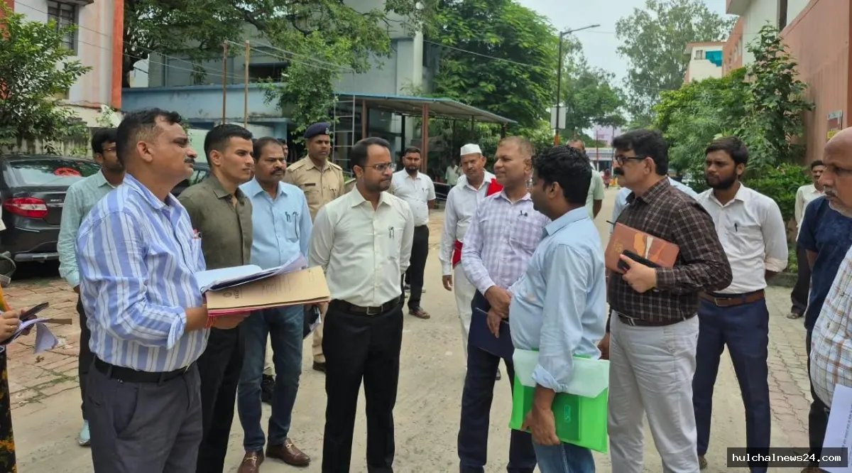 छपरा सदर अस्पताल का डीएम व डीडीसी ने किया निरीक्षण