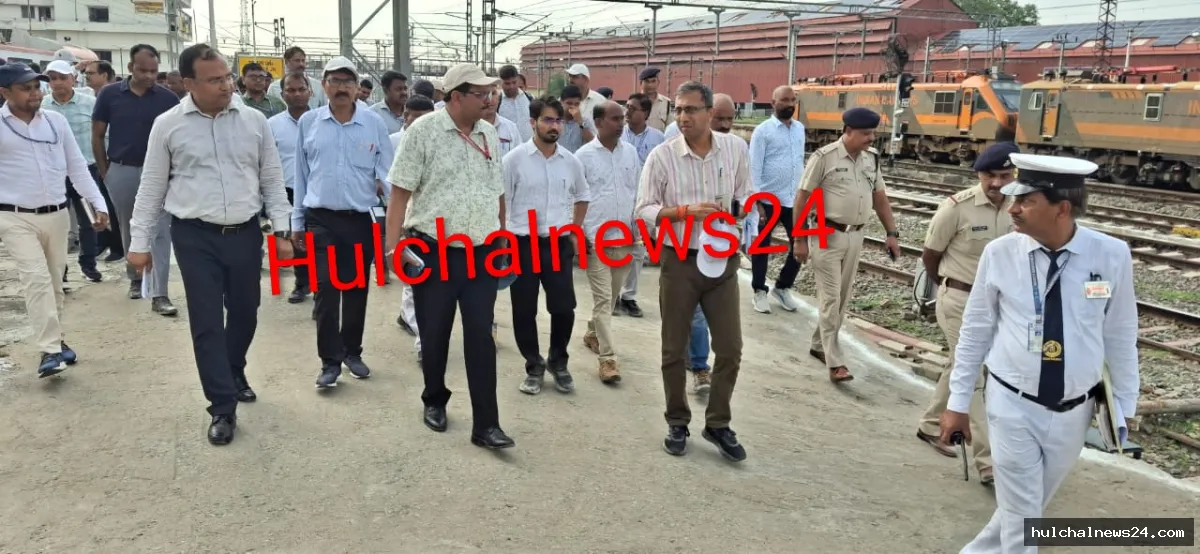 डीआरएम ने छपरा जंक्शन के दोनों तरफ पार्किंग, सेकंड एंट्री और सर्कुलेटिंग एरिया का किया निरीक्षण ; सुविधाओं के विस्तार का दिया निर्देश