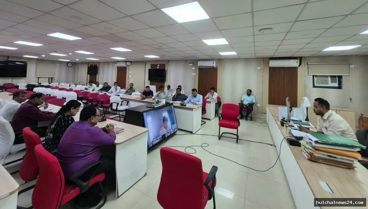सारण में बाढ़ के बाद फसल क्षति व राहत कार्यों की डीएम ने की समीक्षा
