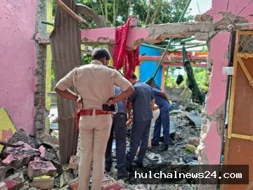 अवैध पटाखा निर्माण के दौरान हुआ था धमाका, दो महिला व एक बच्चे की मौत