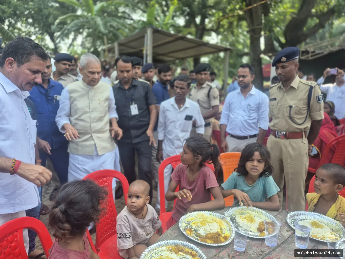उप मुख्यमंत्री ने बाढ़ प्रभावित क्षेत्रों में चल रहे सामुदायिक किचेन एवं स्वास्थ्य कैंप का किया निरीक्षण