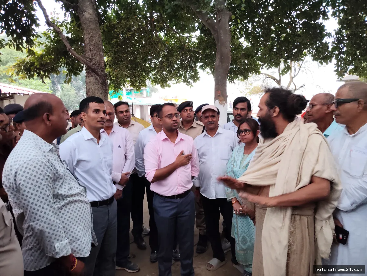 मुख्यमंत्री के संभावित कार्यक्रम को ले रामघाट एवं दलन सिंह उच्च विद्यालय सह इंटर कॉलेज, मांझी में तैयारियों की डीएम ने की समीक्षा
