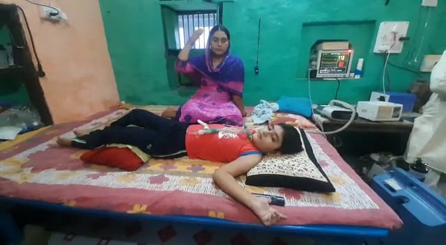 आदिल भी जीना चाहता है… पर जीबीएस सिंड्रोम नामक असाध्य रोग से हैं ग्रसित ; एक करोड़ खर्च के बाद एम्स ने दिया जवाब तो परिजनों ने घर को बनाया आईसीयू