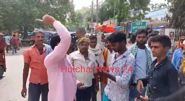 छपरा में सड़क हादसे में मौत के बाद परिजनों ने छपरा सदर अस्पताल में जमकर काटा बवाल ; अस्पताल गेट पर भी किया प्रदर्शन