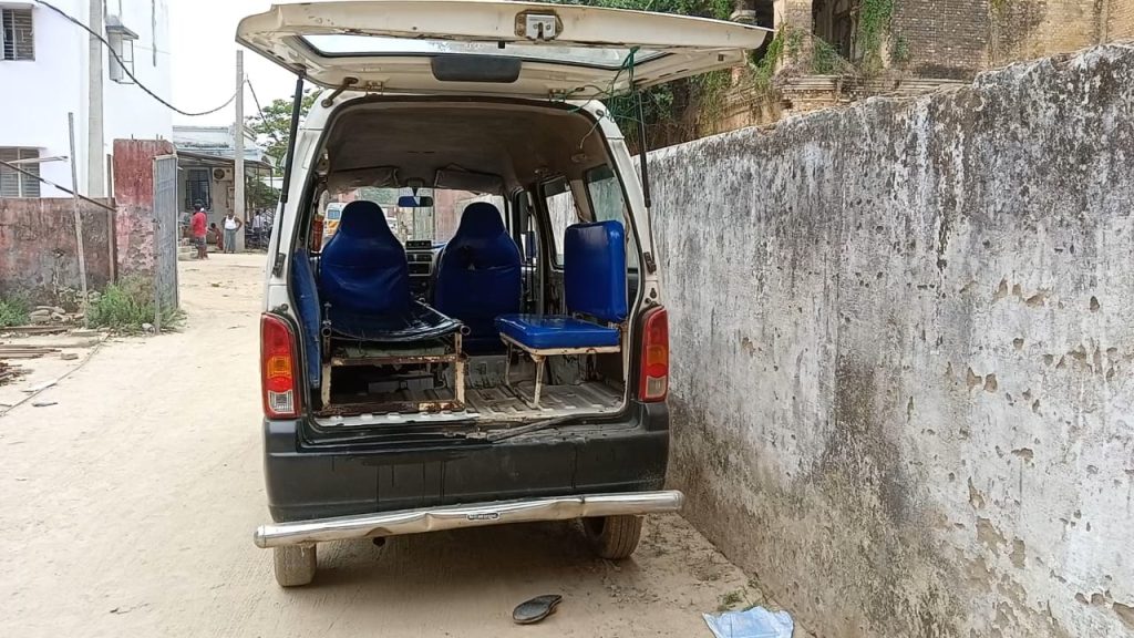 छपरा में ट्रेन से कटकर एक युवक की व करंट लगने से दूसरे युवक की हुई मौत
