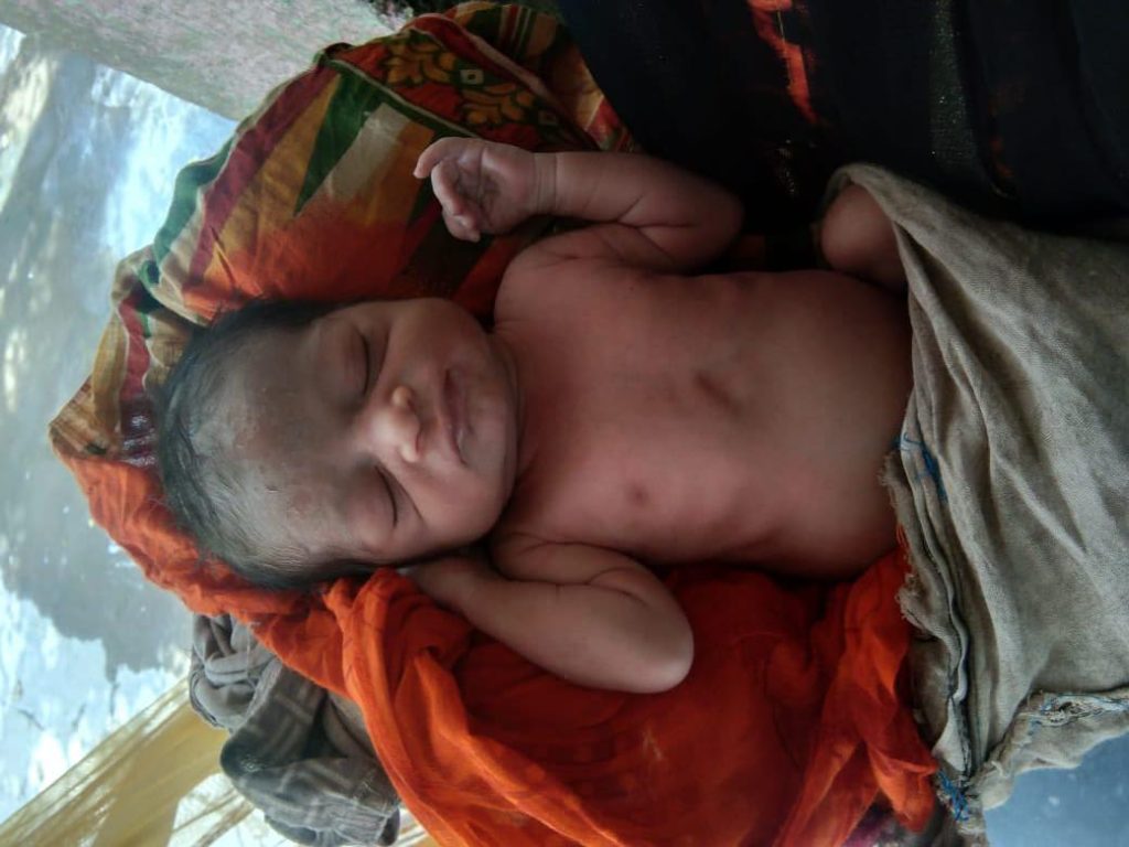 नवजात बच्ची को अस्पताल परिसर में छोड़कर भागे परिजन ; मानवता हुई शर्मसार, चाइल्ड लाइन ने एसएनसीयू में कराया भर्ती