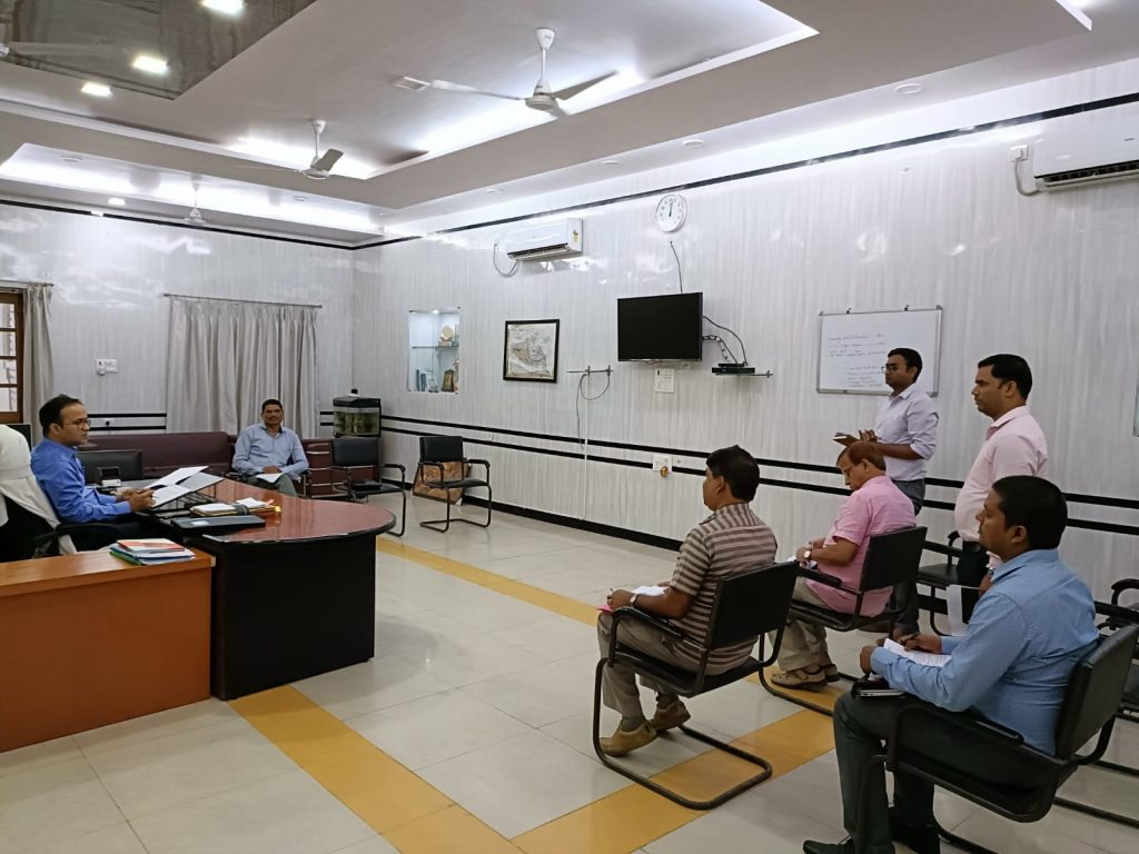 खाद की कालाबाजारी हुई तो कार्रवाई तय समझे : सारण DM