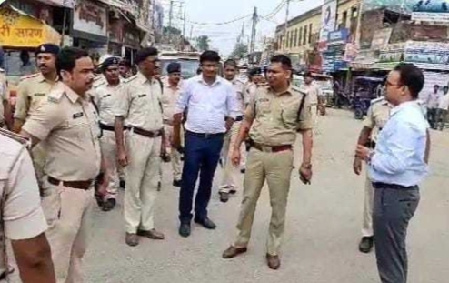 छपरा में पत्रकार पर हमला मामले में पक्षपात पूर्ण रवैया अपनाने एवं शहर में हुए बवाल को देखते हुए एसपी ने नगर थानाध्यक्ष को किया निलंबित