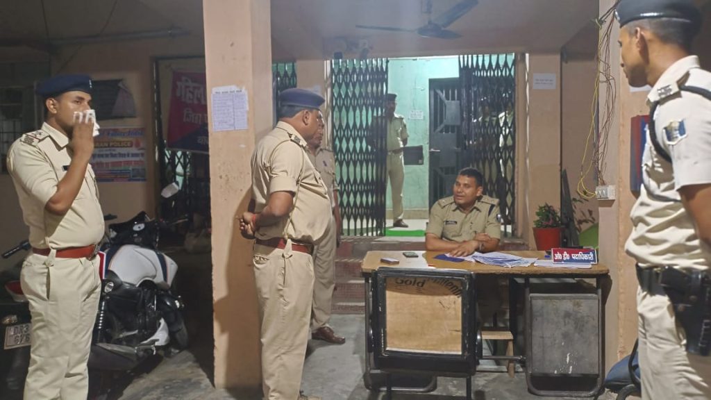 सारण एसपी ने औचक निरीक्षण में गड़खा एवं भेल्दी थाना के दो पदाधिकारियों को किया गया निलंबित