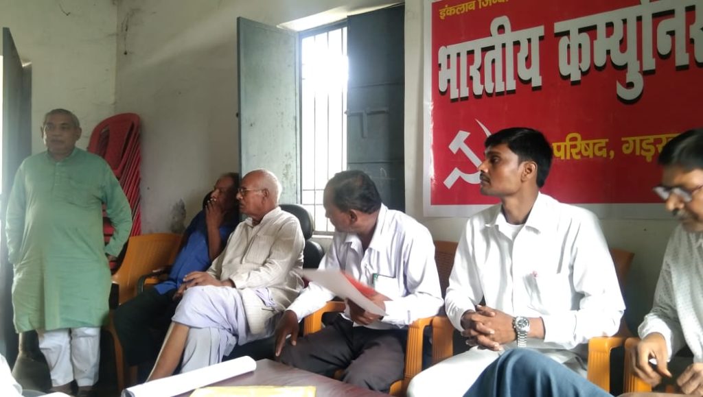 छात्र-युवा, किसान-मजदूर विरोधी केंद्र सरकार को उखाड़ फेंकने का लें संकल्प : सुरेंद्रनाथ त्रिपाठी