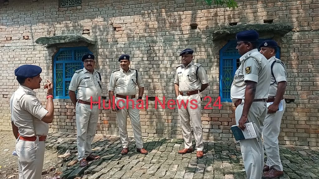 सिसवन के ग्यासपुर में मुठभेड़ में शहीद हुए सिपाही मामले की जांच करने पहुंचे सारण रेंज डीआईजी ; रईस खान समेत चार नामजद