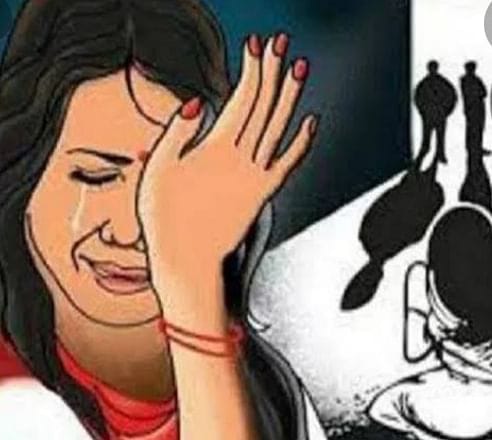 शौच करने गई युवती के साथ गैंगरेप ; आरोपी फरार