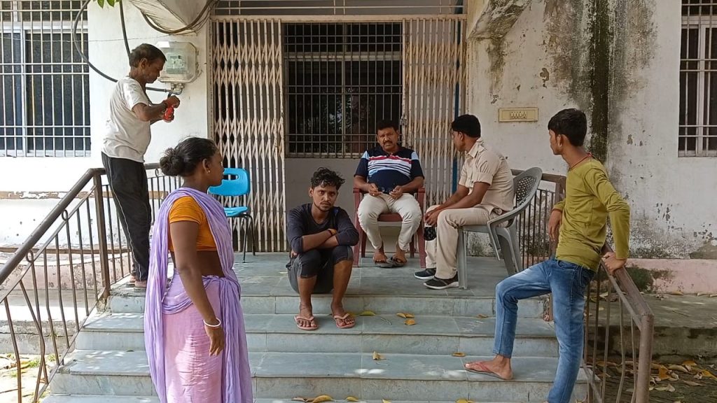 छपरा-दीघा पुल पर सड़क हादसे में बाइक सवार तीन दोस्तों की गई जान