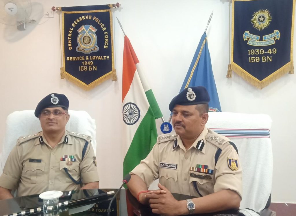 159 सीआरपीएफ के नये कमांडेंट कुमार मंयक ने किया पदभार ग्रहण