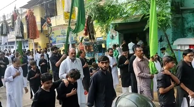 या हुसैन या हुसैन की सदा से गूंज उठा छपरा शहर ; कर्बला के 72 शहीदों की याद में निकला मातमी जुलूस