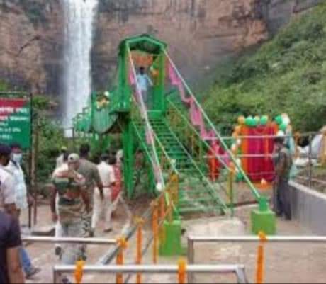 Tutla bhawani माता तुतला भवानी के मंदिर में अशुद्ध मन से जाने वाले को झेलना पड़ता है भ्रामरी देवी (भंवरा) का प्रकोप ; फ्रांसिसी इतिहासकार बुकानन ने 1812 ई में बिहार आने के बाद अपने साहित्य में किया है तुतला भवानी का जिक्र