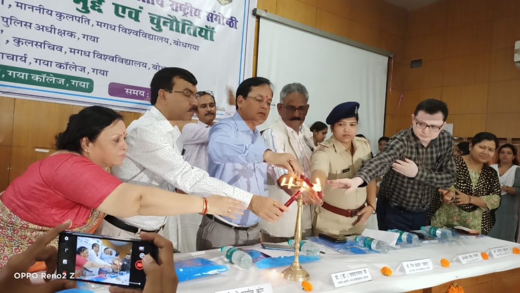 आपात स्थिति से कोई भी छात्रा या महिला इन उपायों के माध्यम से अपने जीवन को बचा सकती है : थानाध्यक्ष