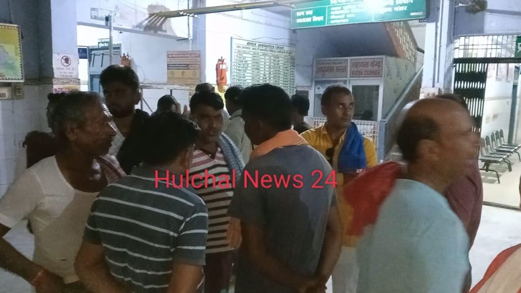 बच्चों के लिए मिठाई और पटाखे खरीद कर जा रहा था युवक ; लूट के दौरान अपराधियों ने सीने में मारी गोली ; मौत के बाद परिवार में दीपावली के दिन छाया मातम