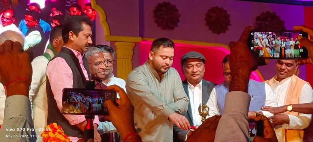 डिप्टी सीएम तेजस्वी यादव ने सोनपुर मेला का दीप प्रज्जवलन कर किया आगाज