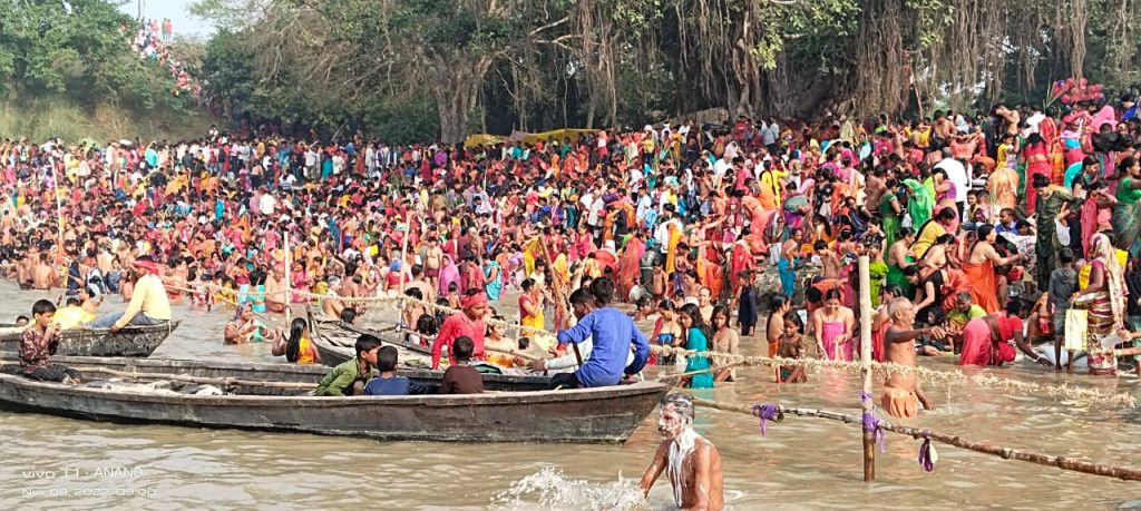 गंगा-सरयू नदी के संगम स्थली पर हर साल लगने वाला गोदना-सेमरिया नहान मेला का धार्मिक, पौराणिक तथा ऐतिहासिक महत्व ; हजारों श्रद्धालु लगाते हैं यहां आस्था की डुबकी