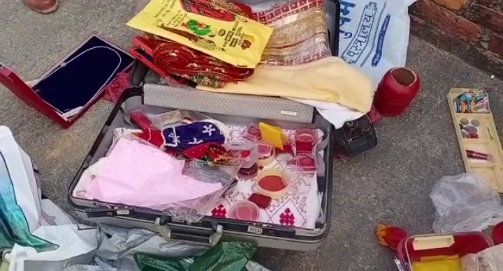 घर में सोते रहे सभी सदस्य और चोरों ने नकद समेत ₹4 लाख मूल्य के आभूषण की कर ली चोरी