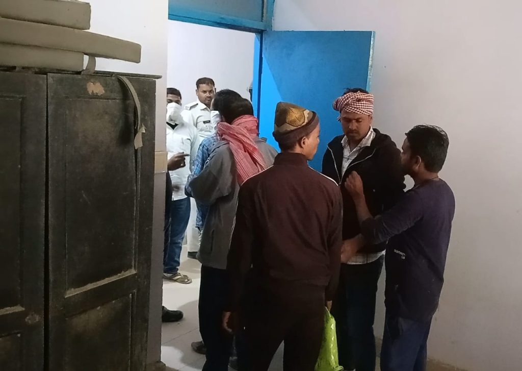 भतीजे ने चाकू गोदकर की चाचा की हत्या ; परिजनों में मातम