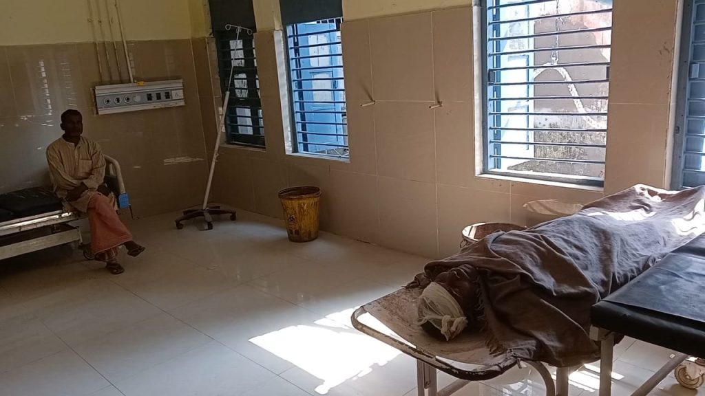 अज्ञात वाहन के धक्के से दवा लेकर लौट रहे युवक की मौत