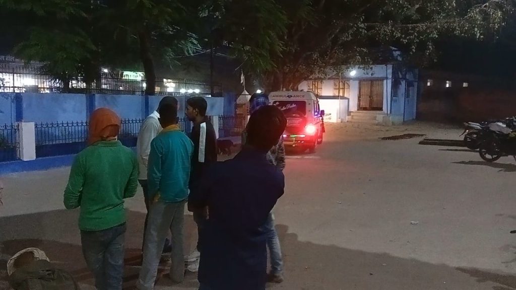 अनियंत्रित ट्रैक्टर ने एक युवक को रौंदा ; मौत के बाद सड़क जाम