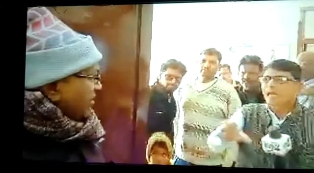 छपरा सदर अस्पताल में आयुष चिकित्सक आते नहीं पर उठाते हैं लाखों की सैलरी ; सिविल सर्जन ने मुख्य चिकित्सा पदाधिकारी से मांगा स्पष्टीकरण