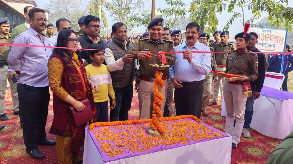 छपरा पुलिस क्लब में स्वास्थ्य कैंप लगाकर महिला-पुरुष पुलिस पदाधिकारियों एवं कर्मियों का किया गया स्वास्थ्य जांच