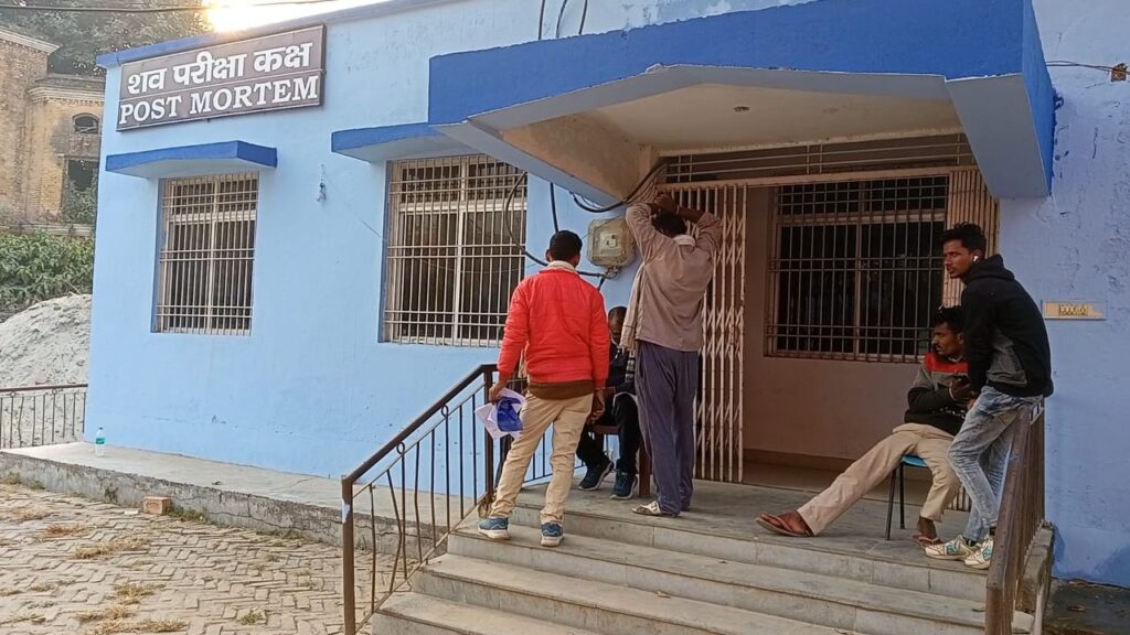 बरात में ऑर्केस्ट्रा के दौरान हुई चाकूबाजी में एक युवक की उपचार के क्रम में मौत