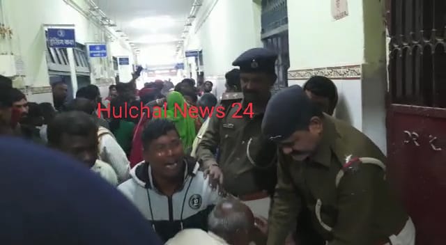 छपरा में मुखिया प्रत्याशी सह प्रोपर्टी डीलर की गोली मारकर हत्या ; अस्पताल में परिजनों ने सबको पीटा, जमकर काटा बवाल