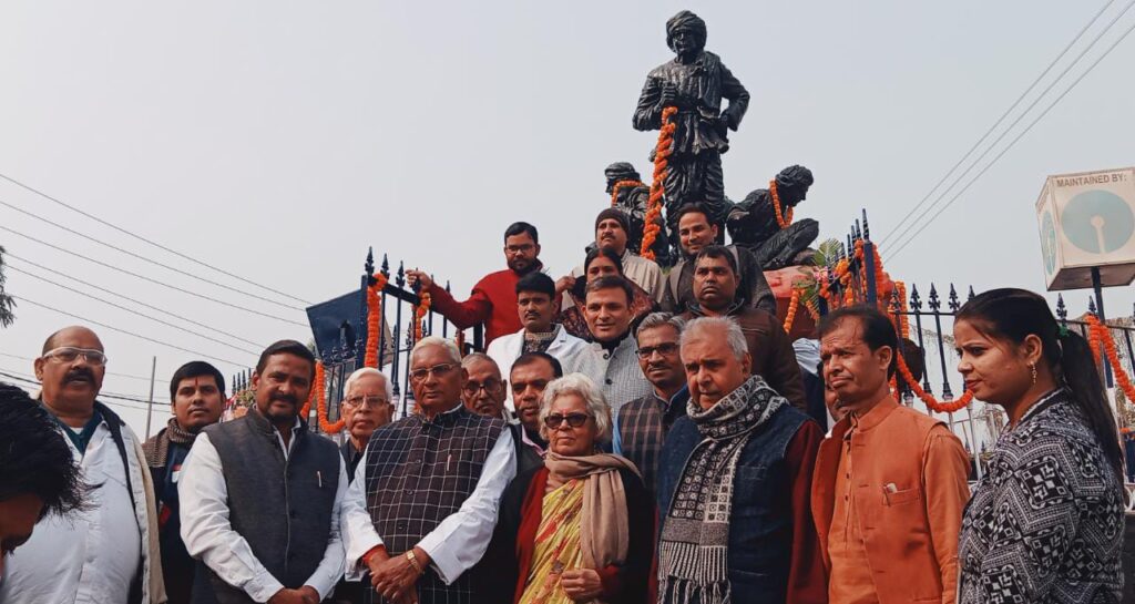 सारण में धूमधाम से मनी भोजपुरी के शेक्सपियर लोककवि भिखारी ठाकुर की 135वीं जयंती