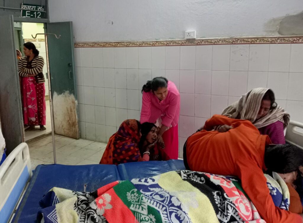 भूमि विवाद में महिला की लाठी-डंडे से पीट-पीटकर हत्या ; ससुर घायल
