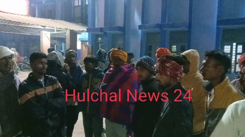 पत्नी की विदाई कराकर ससुराल से लौट रहे युवक की सड़क हादसे में गई जान ; पत्नी और बच्चे घायल