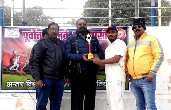 वाराणसी रेलवे क्रिकेट टूर्नामेंट में इंजीनियरिंग विभाग ने वाणिज्य विभाग को हराया