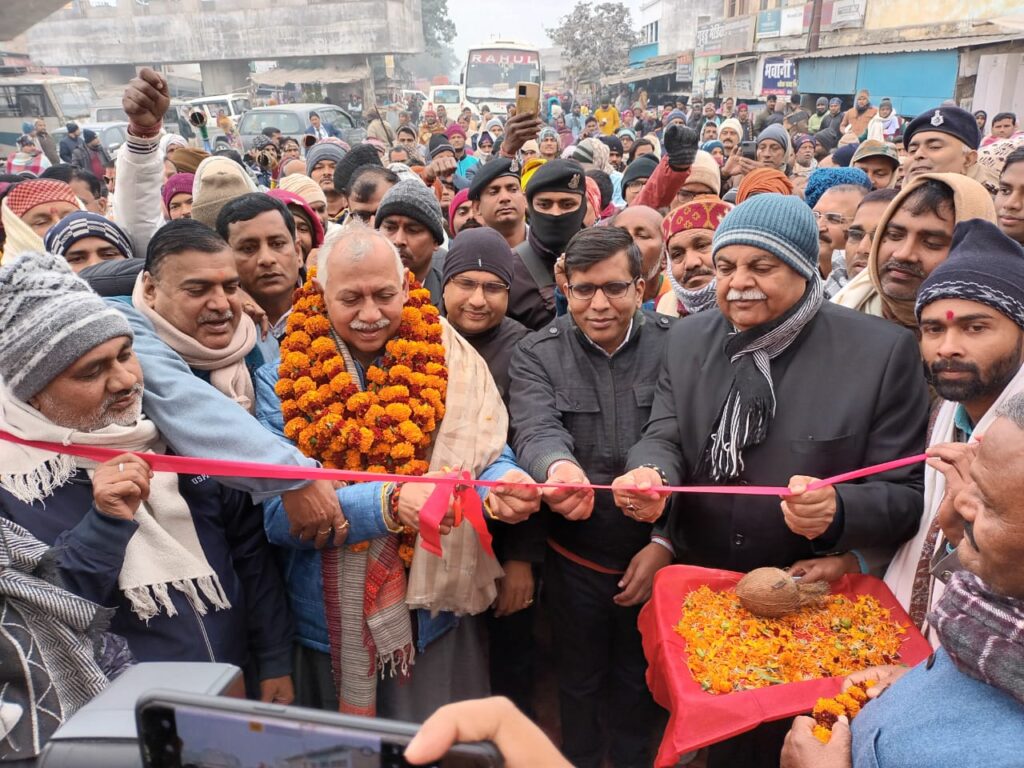 मलमलिया नेशनल हाइवे 227 A स्थित रेलवे क्रासिंग संख्या-12 सी पर रेलवे ओवरब्रिज बनने से छपरा, सिवान, महाराजगंज एवं गोपालगंज के लोगों को जाम से मिला निजात