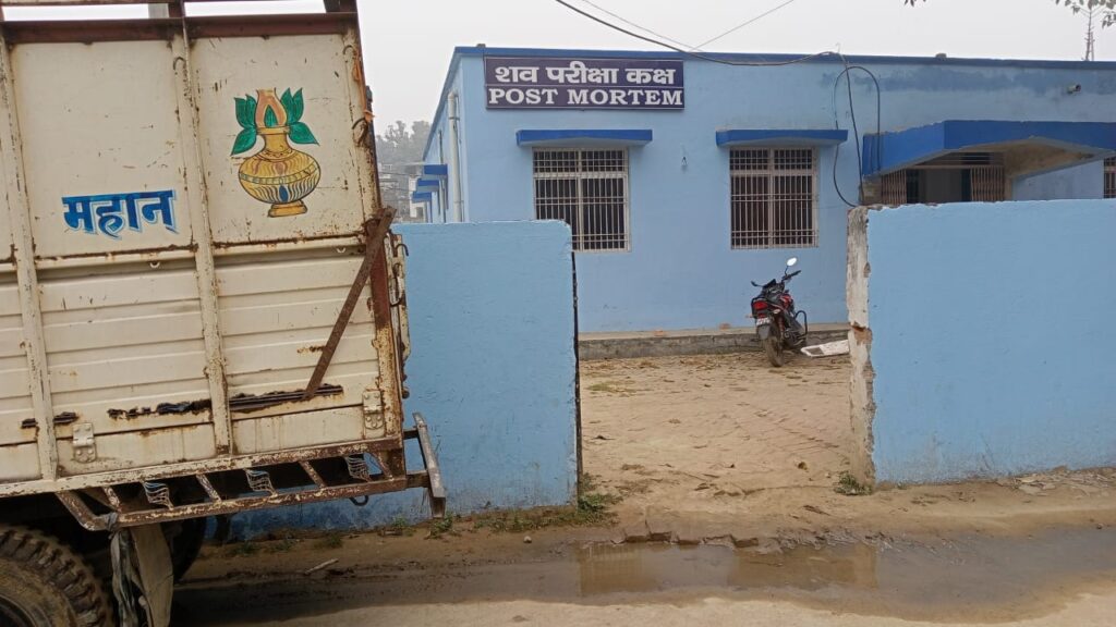 परसा-मकेर मुख्य पथ पर सड़क हादसे में गई एक व्यक्ति की जान