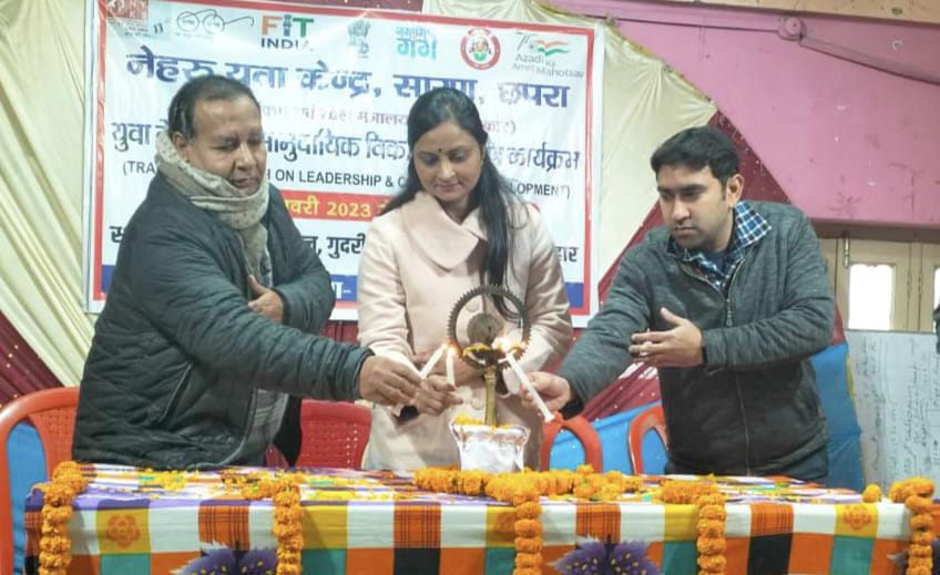 राष्ट्रीय सेवा योजना के तीन दिवसीय शिविर का दीप प्रज्वलन कर किया गया शुभारंभ