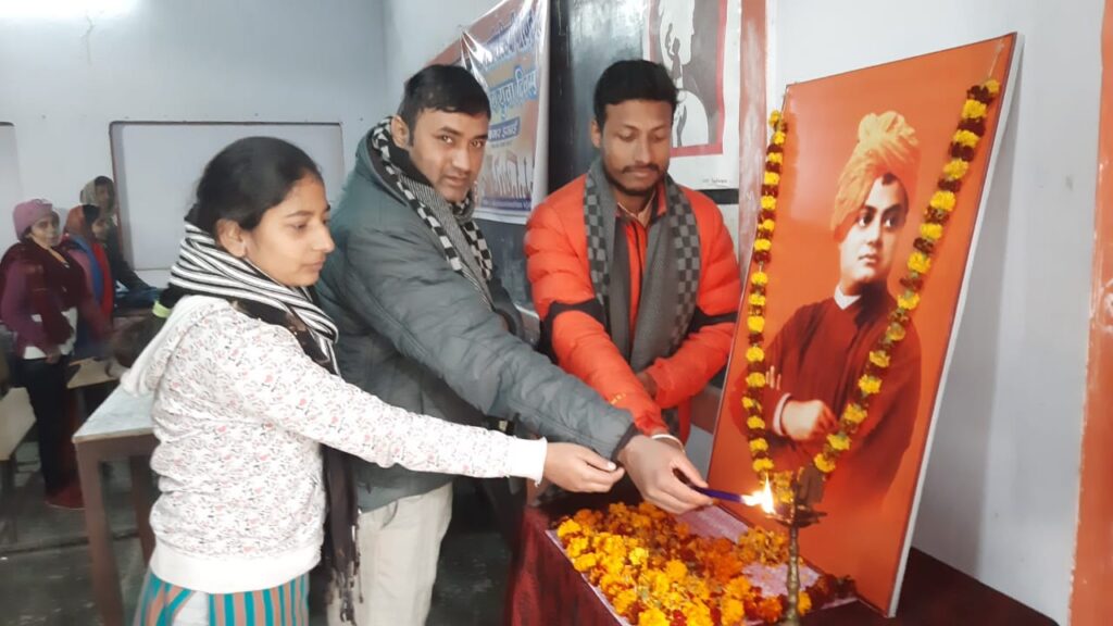 युवाओ को सफलता हासिल करने के लिए स्वामी विवेकानंद को बनाना होगा अपना आदर्श : रवि पाण्डेय